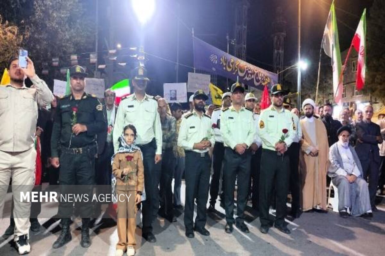 قدردانی مردم اسفراین از جان‌برکفان فراجا در تجمعات مردمی