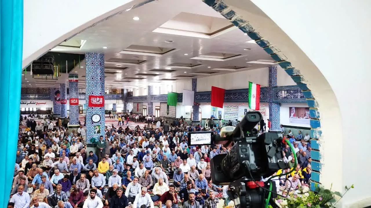 امام جمعه موقت بیرجند: تنگه هرمز و توان موشکی قابل مذاکره نیست