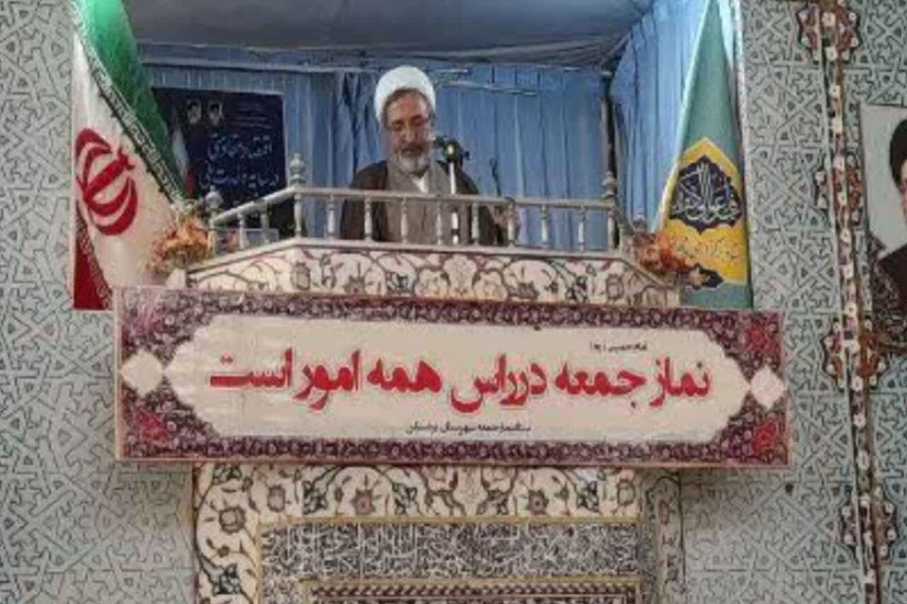 امینی: حضور مردم در اجتماعات شبانه دشمن را به هراس انداخته است