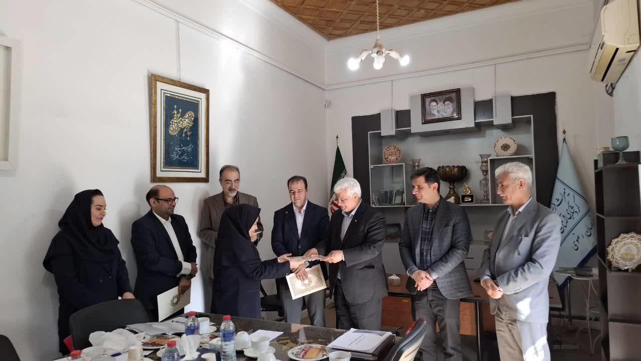 مرکز نوآوری و خانه خلاق صنایع‌ دستی پل ارتباطی دانشگاهیان، بازار و مصرف کنندگان