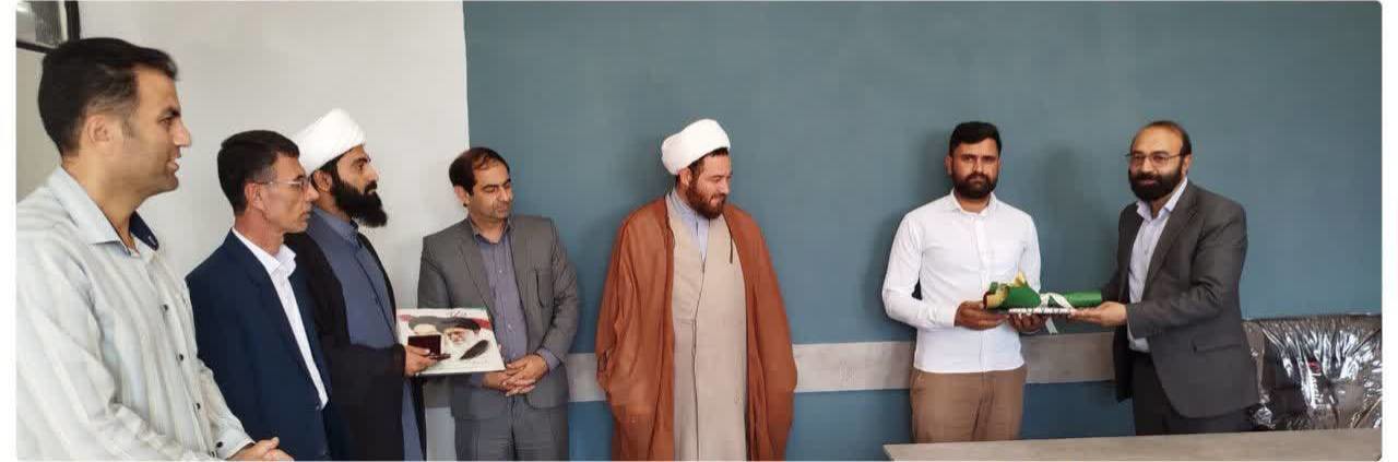 تجلیل آموزش و پرورش بردسکن از فرهنگی امانت‌ دار