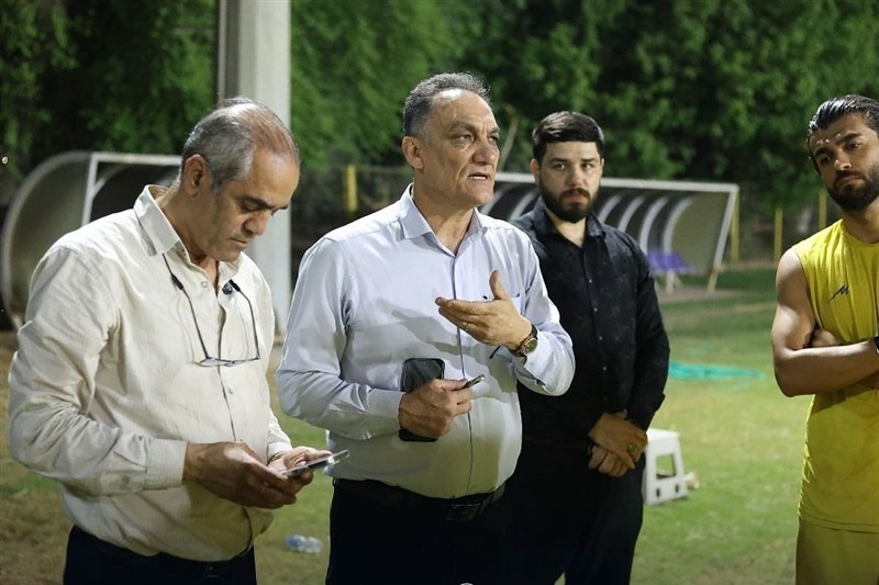 واکنش حاجی‌پور به ماجرای کفش‌های فیک بازیکنان استقلال خوزستان