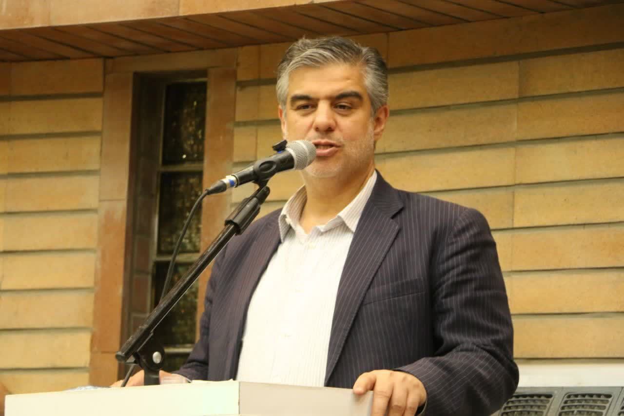 استاندار مرکزی: پرستاران واسطه فیض الهی و تجلی‌بخش دستان شفابخش خدا در زمین هستند