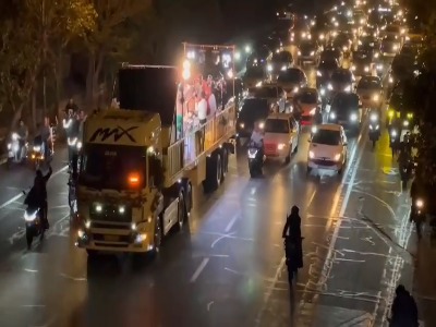برگزاری یک عروسی در تهران پشت تریلی!