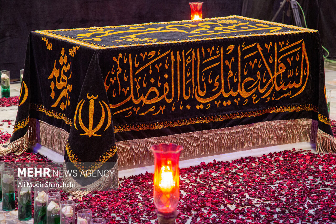 ادای احترام موکب‌داران عراقی به رهبر شهید انقلاب