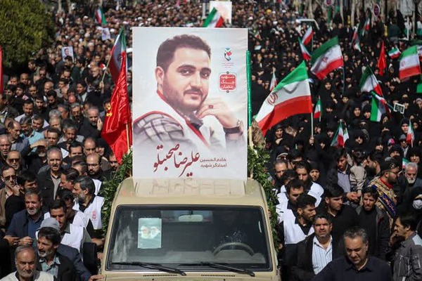 علیرضا در کفن آمد؛ همان‌طور که قول داده بود!