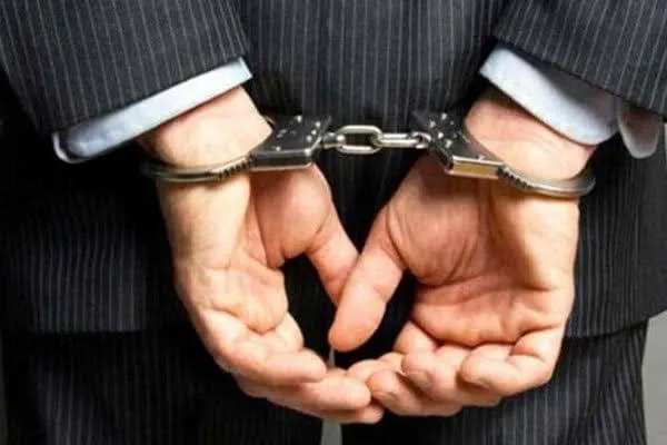 بازداشت رئیس اداره صمت یکی از شهرستان‌های خراسان رضوی به اتهام دریافت رشوه