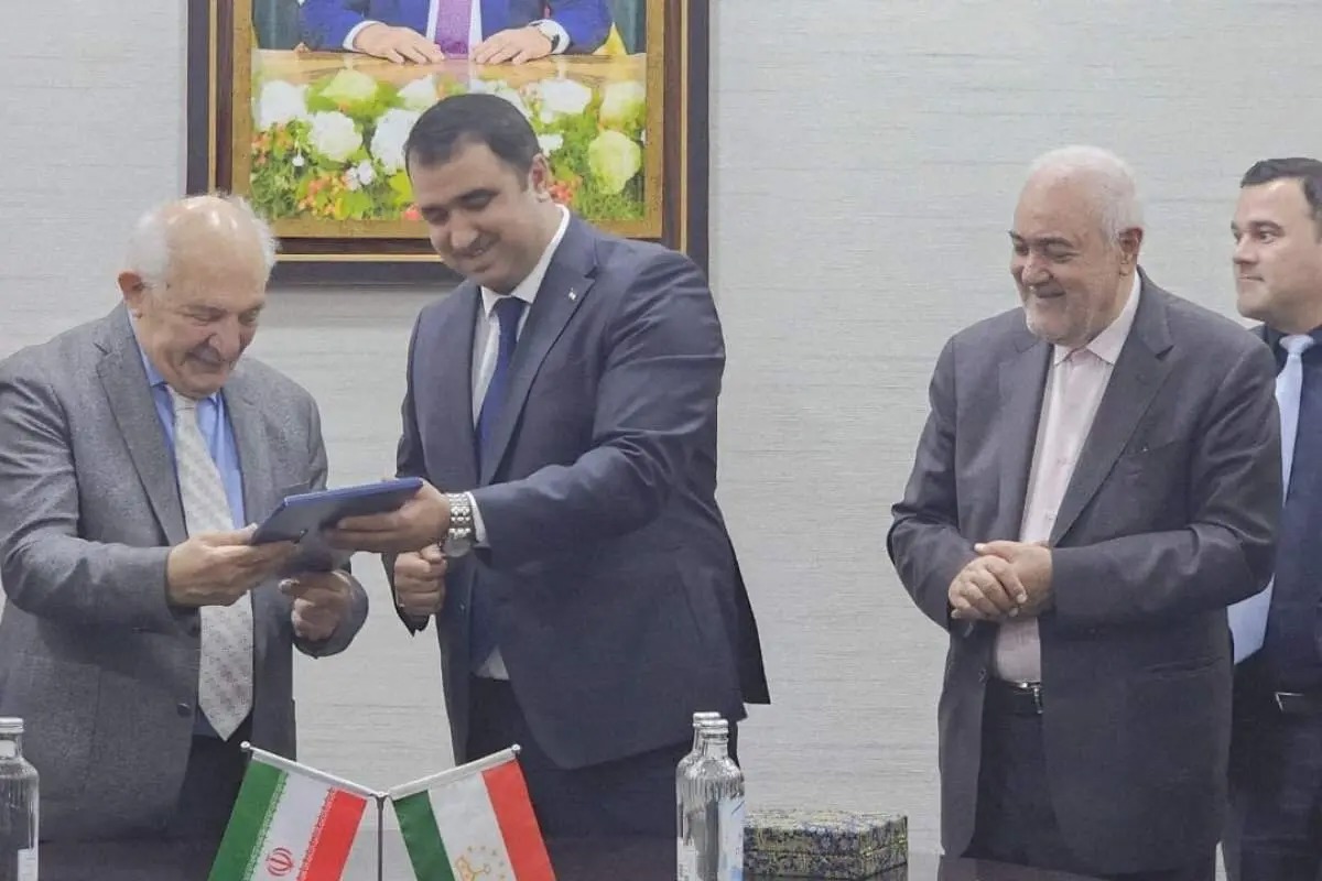 تفاهم‌نامه همکاری میان اتاق‌های بازرگانی مشهد و دوشنبه امضا شد