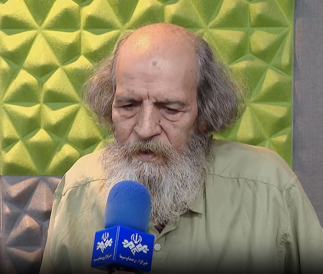 امرالله احمدجو: از کاربرد غیرضروری واژه‌های بیگانه پرهیز کنیم