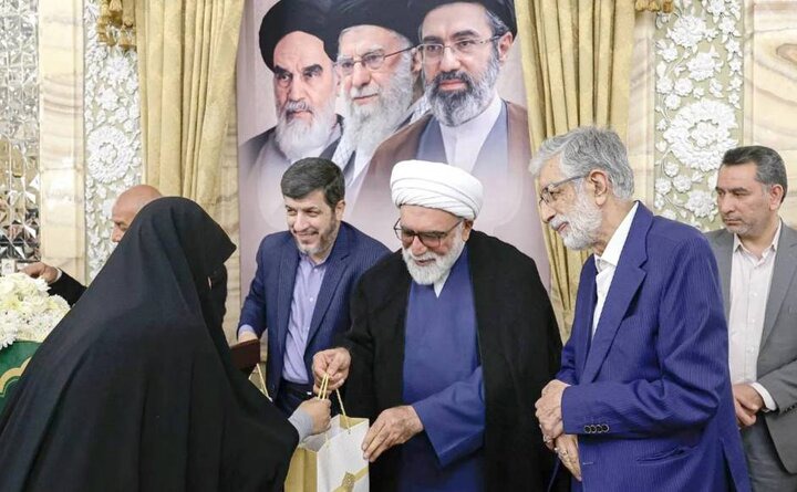 قدردانی از نشان آوران المپیاد‌های علمی جهان و رتبه‌های برتر کنکور در حرم مطهر رضوی