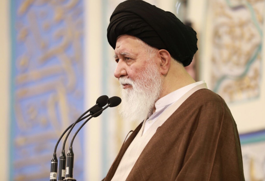 امام جمعه مشهد: گیر کردن آمریکایی‌ها در باتلاق سردرگمی