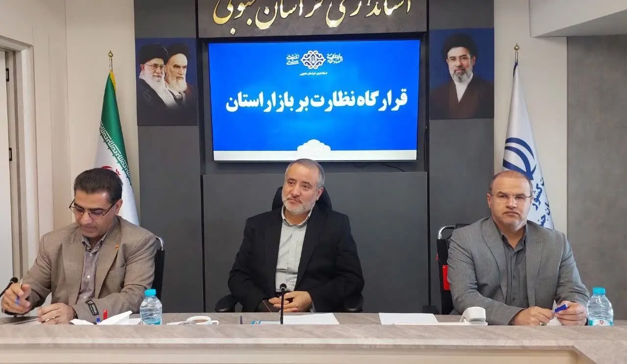 ایستادن مردم در صف‌های طولانی نان به هیچ وجه پذیرفتنی نیست